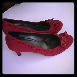 Red Suede mid kitten heel round toe pumps